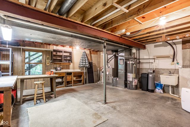 8834 Swiftsail Circle, Indianapolis, IN 46256