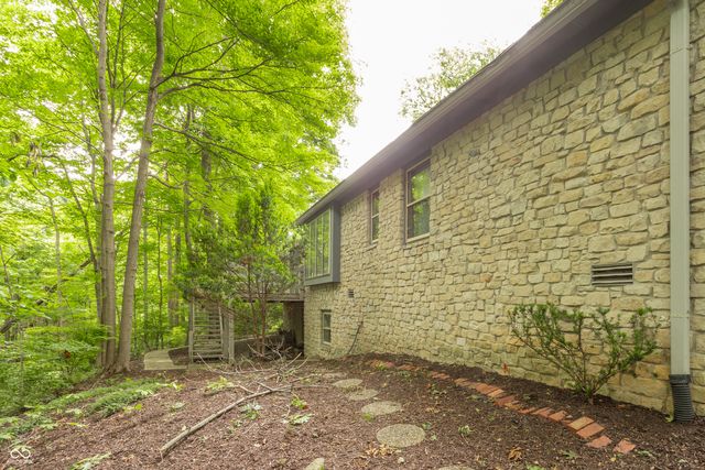 8834 Swiftsail Circle, Indianapolis, IN 46256