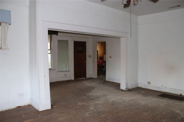 417 N Scullin Avenue, Denison, TX 75020