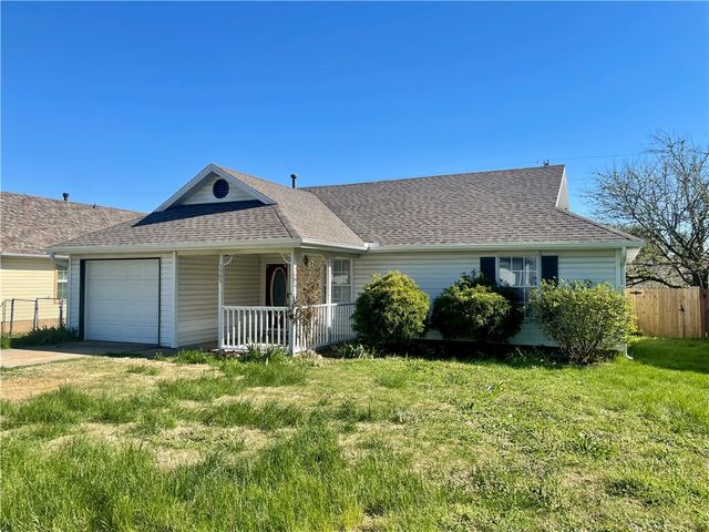 3905 Philcrest Place, Springdale, AR 72762