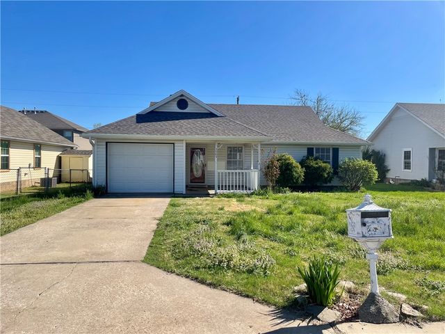 3905 Philcrest Place, Springdale, AR 72762