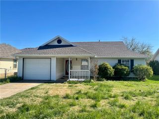 3905 Philcrest Place, Springdale, AR 72762