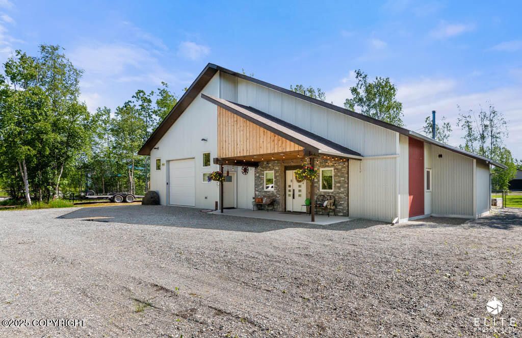 6961 S Hangar Talk Circle, Wasilla, AK 99623
