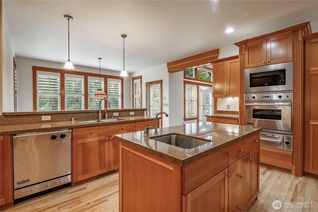 8606 Great Horned Owl Lane, Blaine, WA 98230