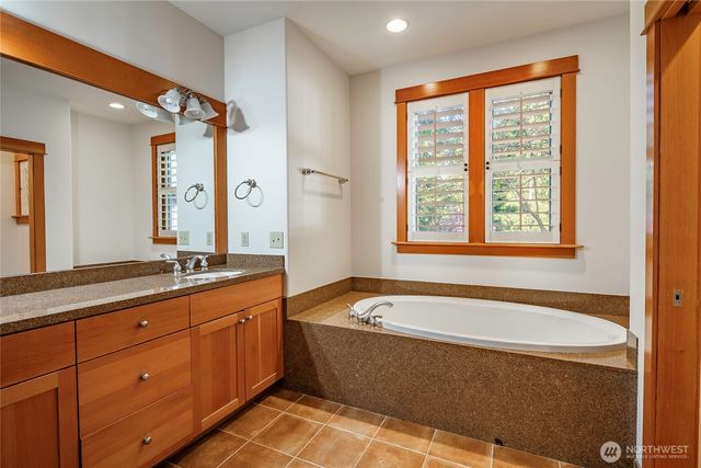 8606 Great Horned Owl Lane, Blaine, WA 98230