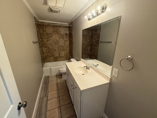 2910 MEXICO GRAVEL RD A, Columbia, MO 65202