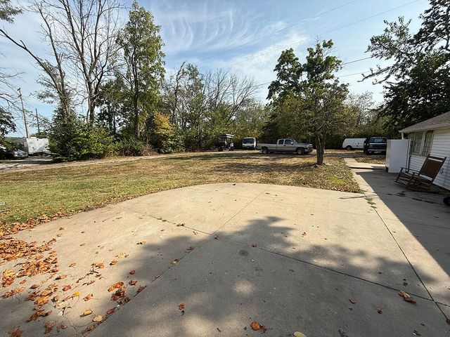 2910 MEXICO GRAVEL RD A, Columbia, MO 65202