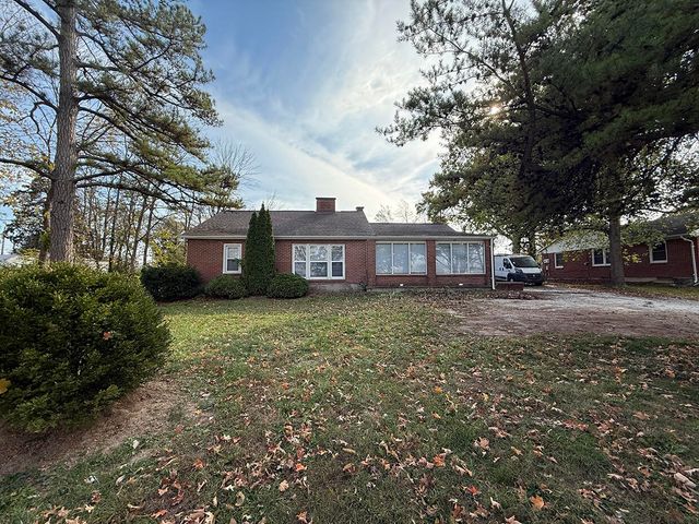 2910 MEXICO GRAVEL RD A, Columbia, MO 65202