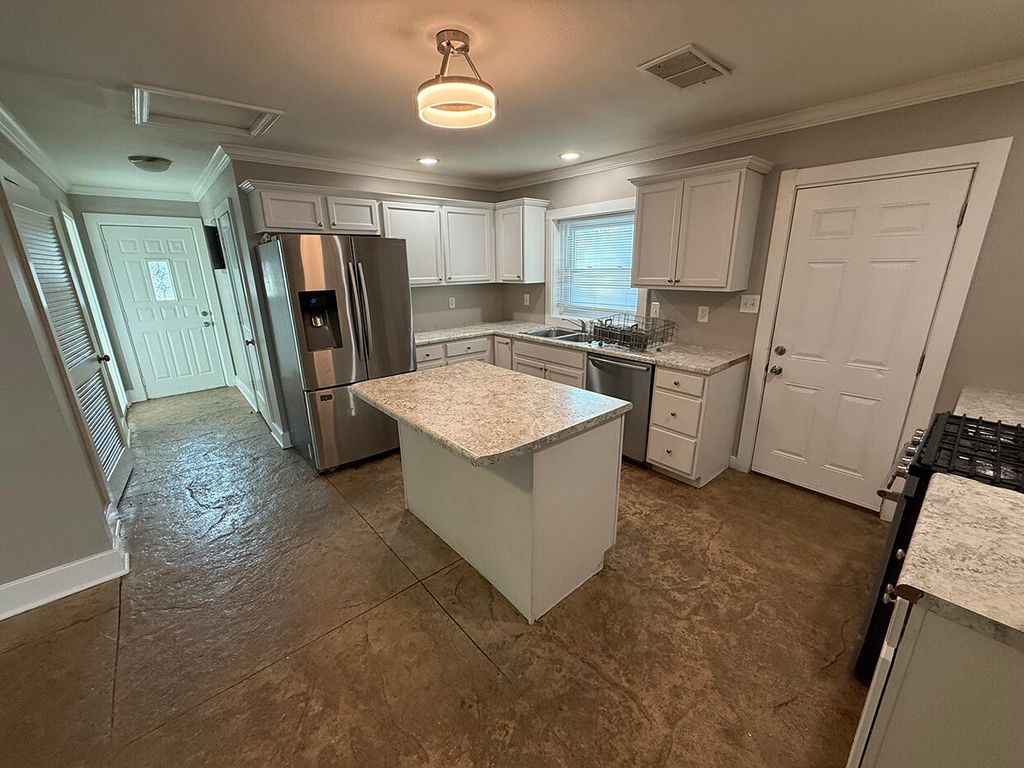 2910 MEXICO GRAVEL RD A, Columbia, MO 65202