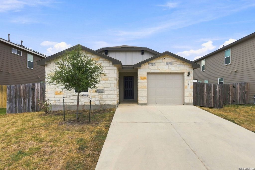 13611 Whisper Ranch, San Antonio, TX 78252