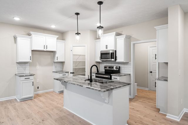 217 Wesson Dr, Clarksville, TN 37043