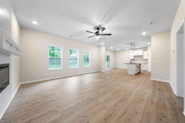 217 Wesson Dr, Clarksville, TN 37043