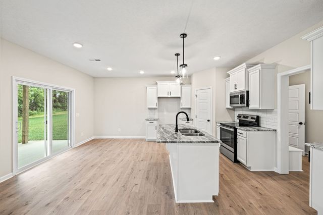 217 Wesson Dr, Clarksville, TN 37043