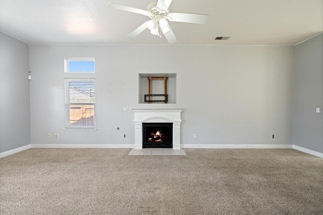 5876 W Acacia Avenue, Fresno, CA 93722