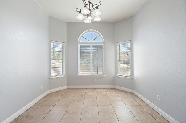 5876 W Acacia Avenue, Fresno, CA 93722