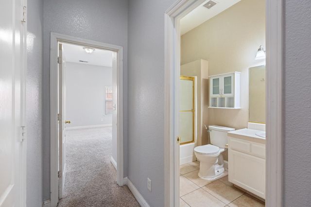 5876 W Acacia Avenue, Fresno, CA 93722