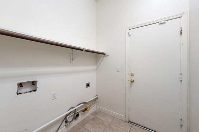 5876 W Acacia Avenue, Fresno, CA 93722