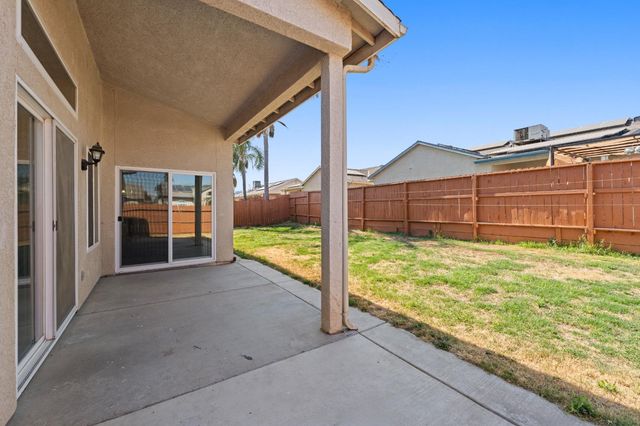 5876 W Acacia Avenue, Fresno, CA 93722