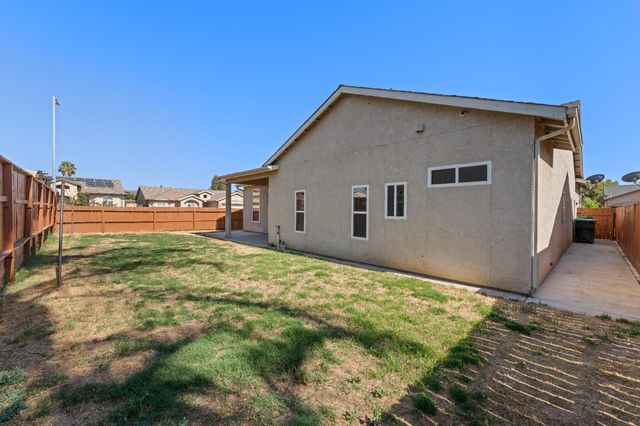 5876 W Acacia Avenue, Fresno, CA 93722