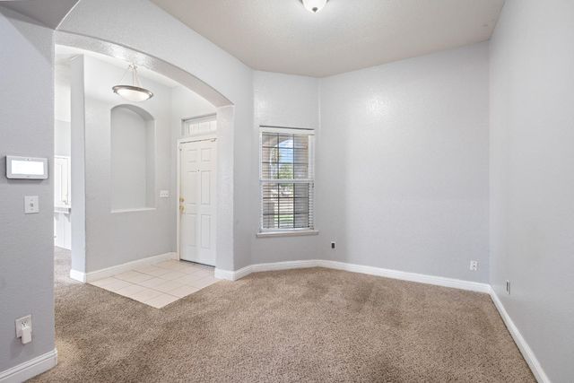 5876 W Acacia Avenue, Fresno, CA 93722