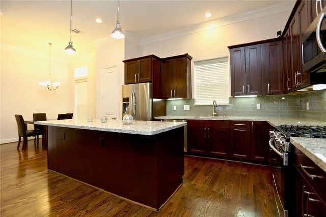 948 W 24th Street, Houston, TX 77008