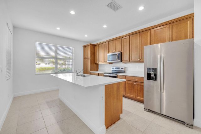 540 Sanderling Circle, Deerfield Beach, FL 33442