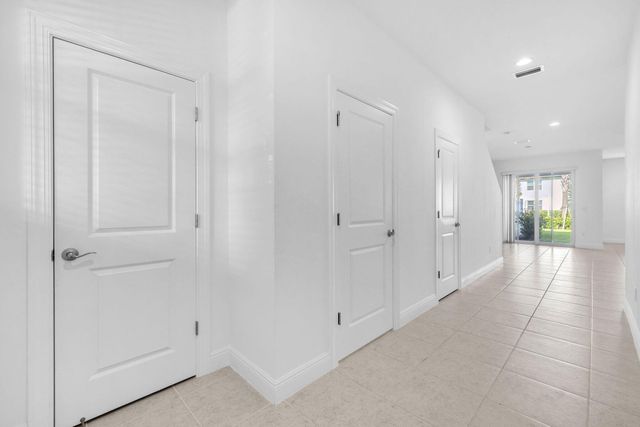 540 Sanderling Circle, Deerfield Beach, FL 33442