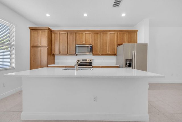 540 Sanderling Circle, Deerfield Beach, FL 33442