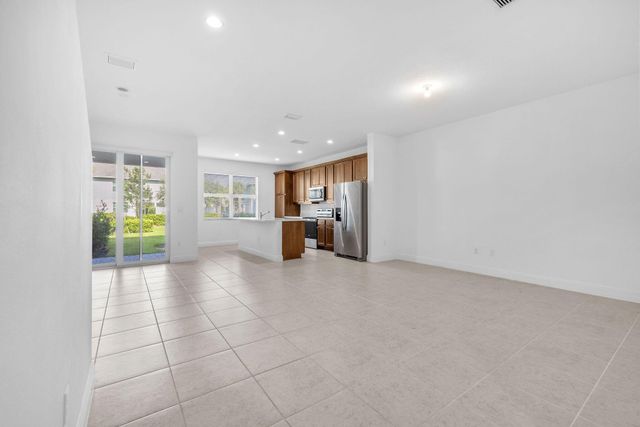 540 Sanderling Circle, Deerfield Beach, FL 33442