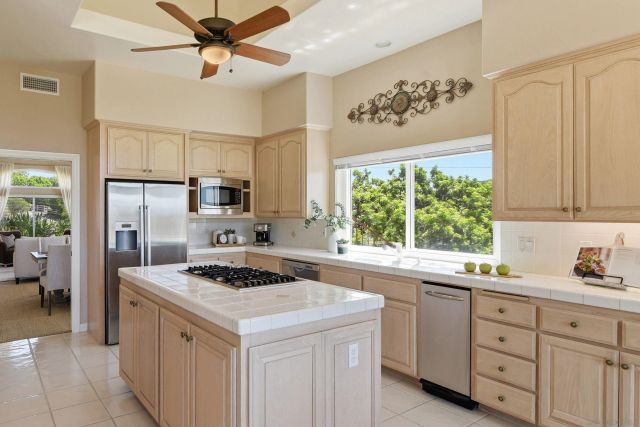 3295 Via Loma Vista, Escondido, CA 92029