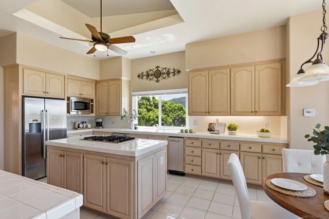 3295 Via Loma Vista, Escondido, CA 92029