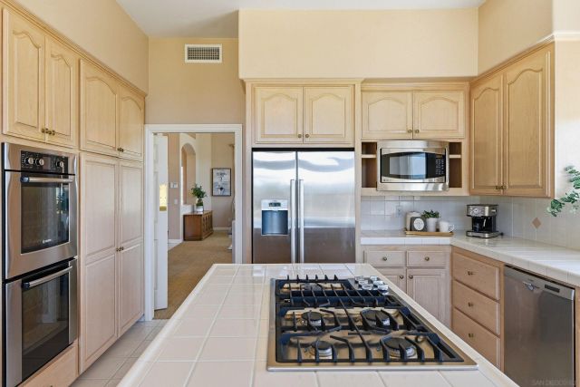3295 Via Loma Vista, Escondido, CA 92029