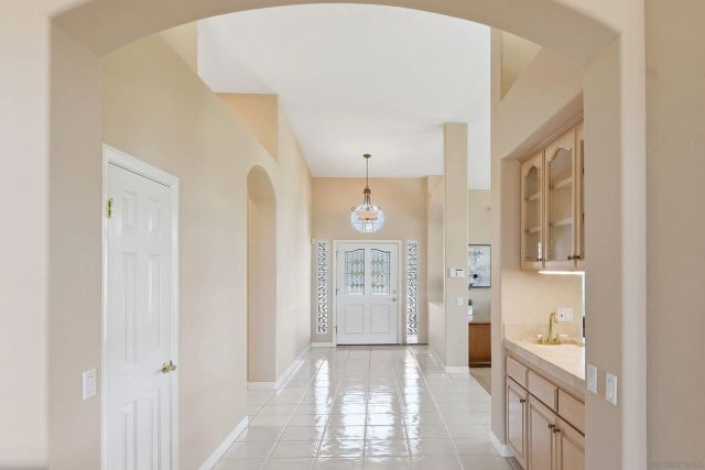 3295 Via Loma Vista, Escondido, CA 92029