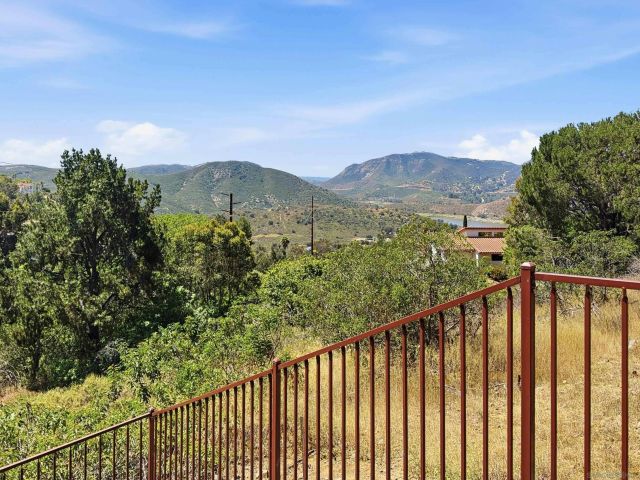 3295 Via Loma Vista, Escondido, CA 92029