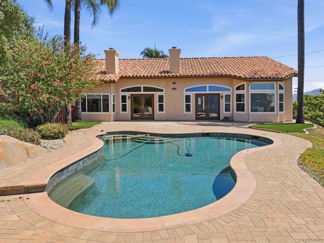 3295 Via Loma Vista, Escondido, CA 92029
