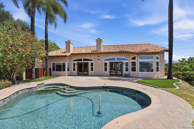 3295 Via Loma Vista, Escondido, CA 92029