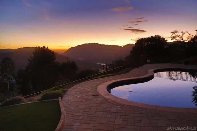 3295 Via Loma Vista, Escondido, CA 92029