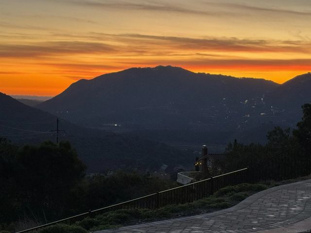 3295 Via Loma Vista, Escondido, CA 92029