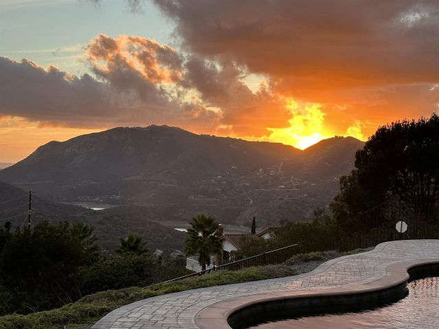 3295 Via Loma Vista, Escondido, CA 92029