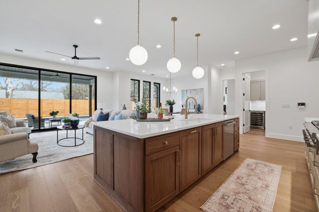 6611 Lexington RD, Austin, TX 78757
