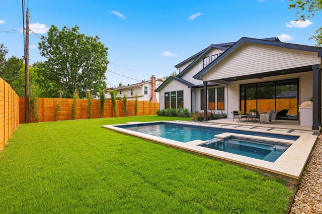 6611 Lexington RD, Austin, TX 78757
