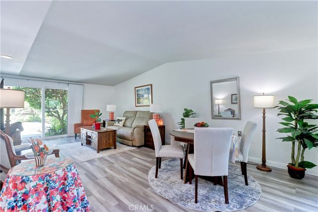 197 Avenida Majorca B, Laguna Woods, CA 92637