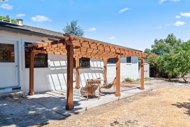 2948 Glenside Dr, Concord, CA 94520