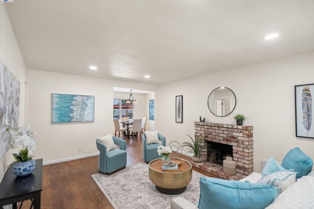 2948 Glenside Dr, Concord, CA 94520