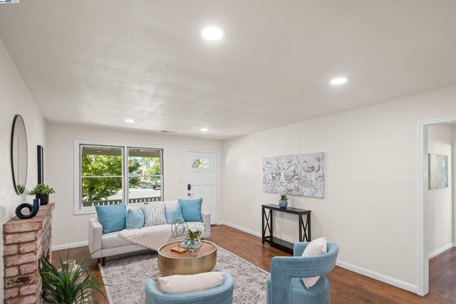 2948 Glenside Dr, Concord, CA 94520