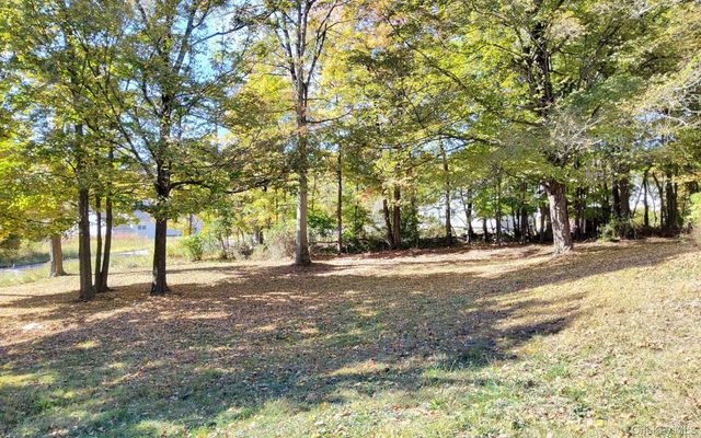 3 Carroll Drive, Woodbury, NY 10930