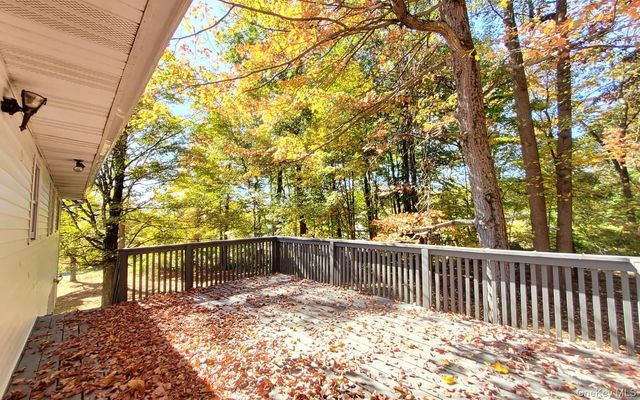 3 Carroll Drive, Woodbury, NY 10930