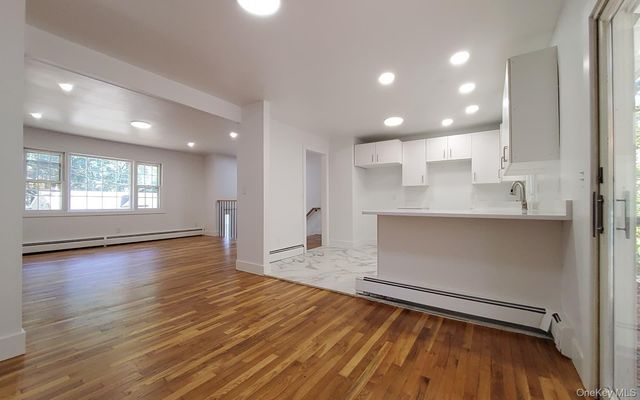 3 Carroll Drive, Woodbury, NY 10930