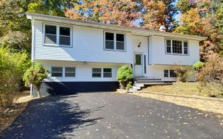 3 Carroll Drive, Woodbury, NY 10930