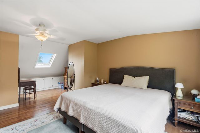 31 Eastwood Drive, North Babylon, NY 11703
